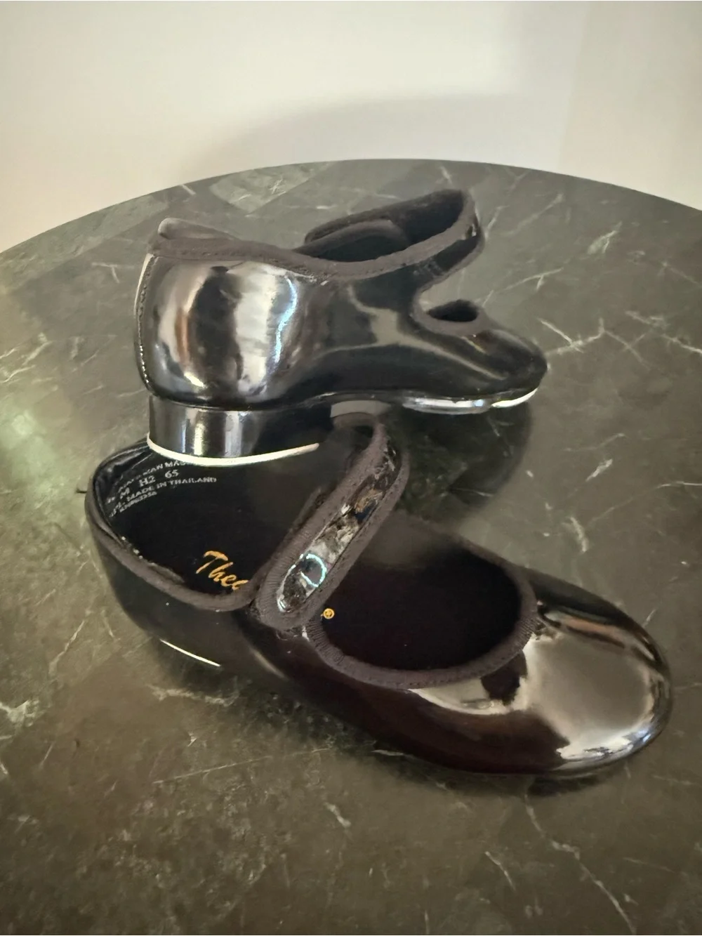 Theatricals girls Black Patent Mary Jane Strap Tap Dance Shoes 9 1/2